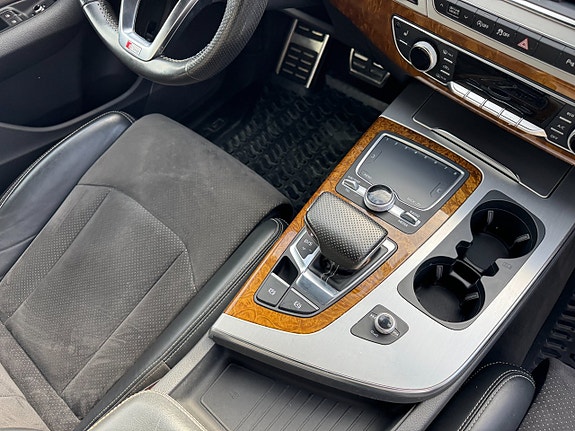Audi Q7 14 of 23
