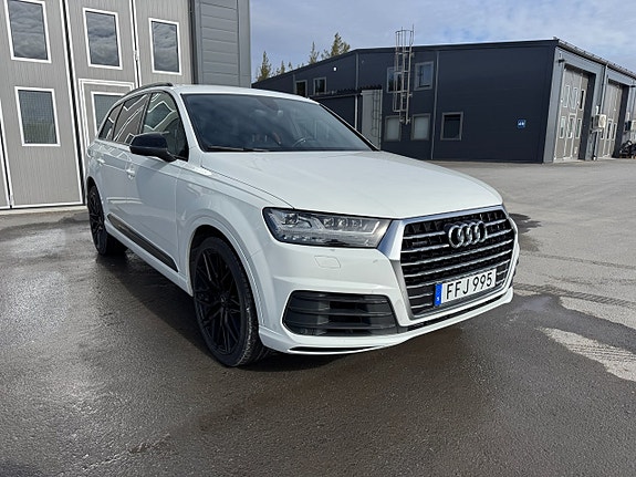 Audi Q7 7 of 23