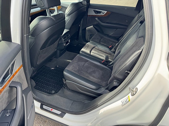 Audi Q7 10 of 23