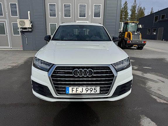 Audi Q7 8 of 23