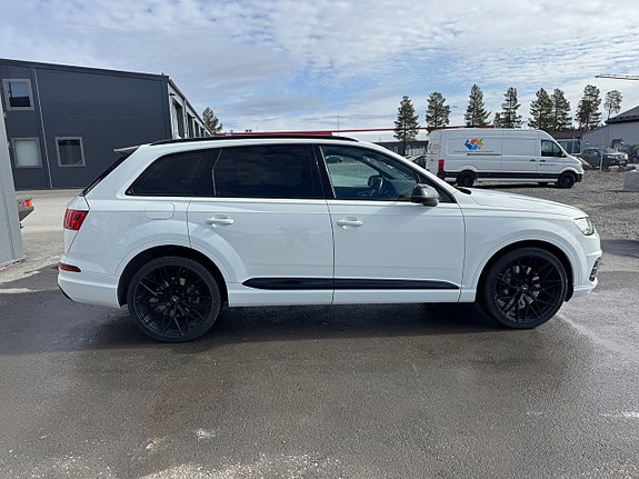 Audi Q7 6 of 23