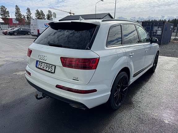 Audi Q7 5 of 5