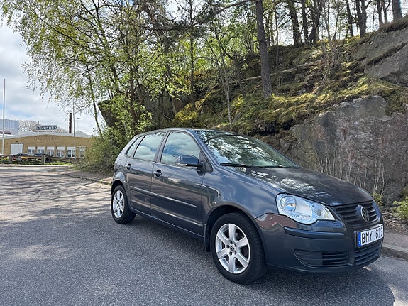Volkswagen Polo 2 of 5