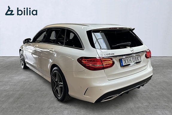 Mercedes-Benz C300 de 3 of 5