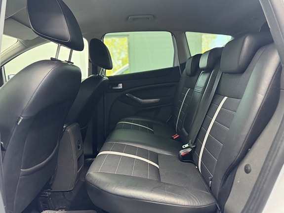 Ford Kuga 5 of 11