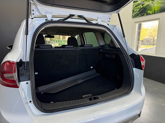 Ford Kuga 10 of 11
