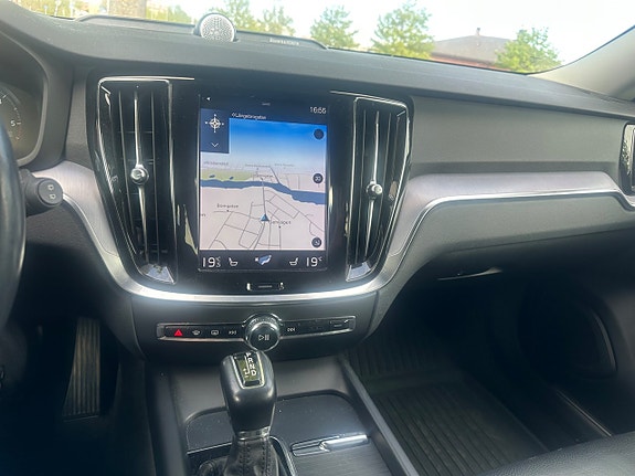 Volvo V60 8 of 15