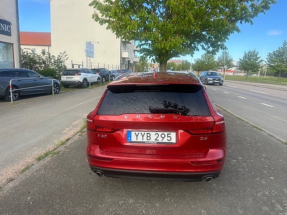 Volvo V60 4 of 5