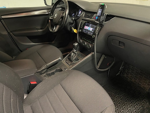 Skoda Octavia Scout 10 of 21