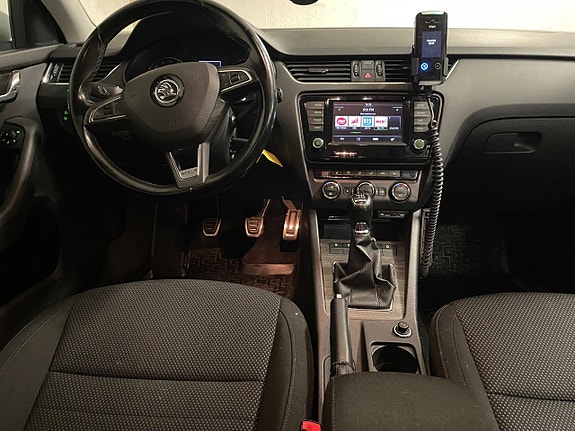 Skoda Octavia Scout 12 of 21