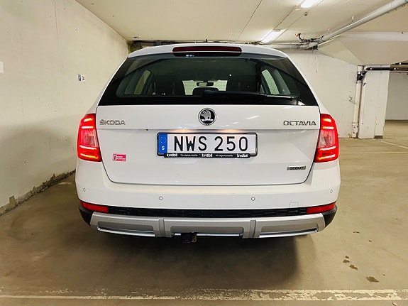 Skoda Octavia Scout 8 of 21