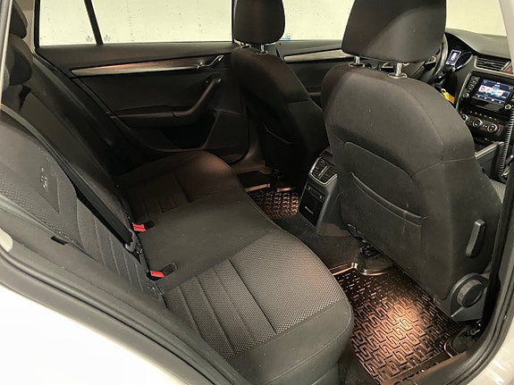 Skoda Octavia Scout 11 of 21