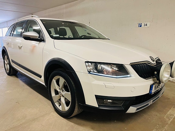 Skoda Octavia Scout 7 of 21