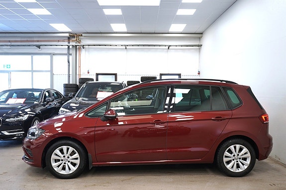 Volkswagen Golf Sportsvan 2 of 23