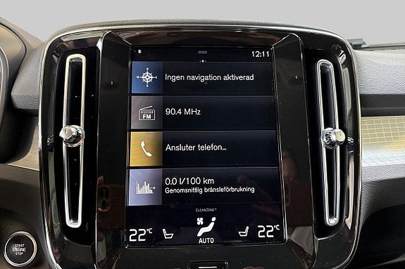 Volvo XC40 14 of 16