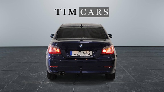 BMW 520d 2 of 5