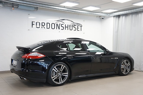 Porsche Panamera S 3 of 5