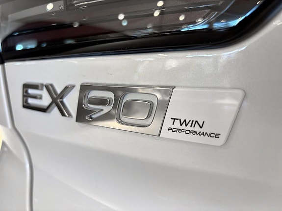 Volvo EX90 21 of 28