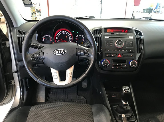 Kia Ceed 10 of 25