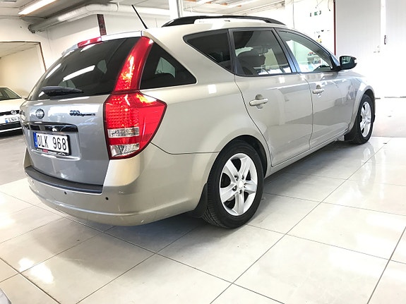 Kia Ceed 2 of 25