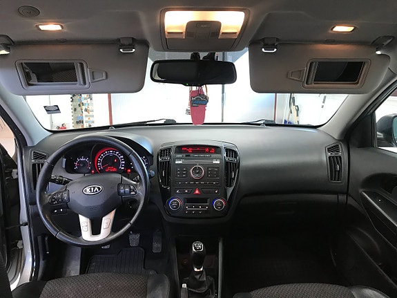 Kia Ceed 9 of 25