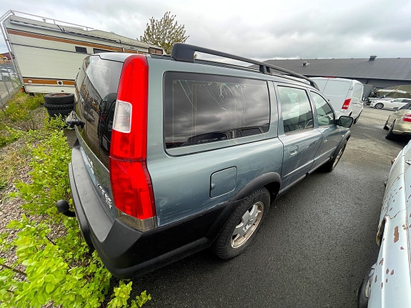 Volvo XC70 4 of 5