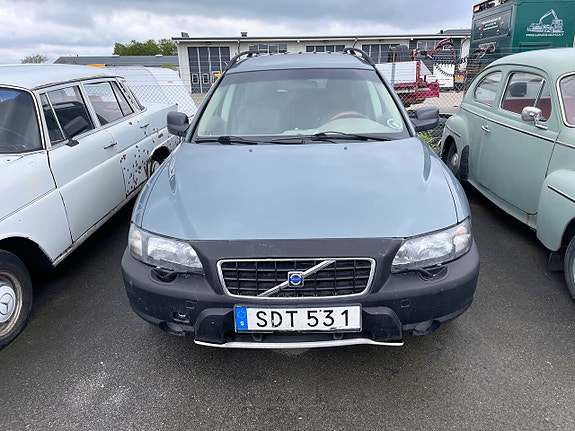 Volvo XC70 2 of 5