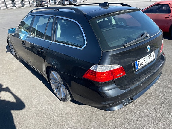 BMW 523i 5 of 5