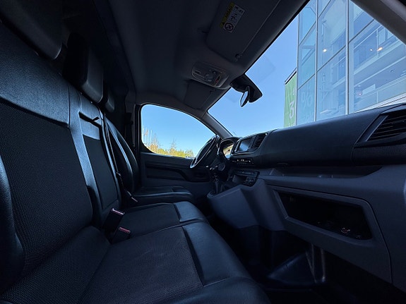 Opel Vivaro 13 of 16