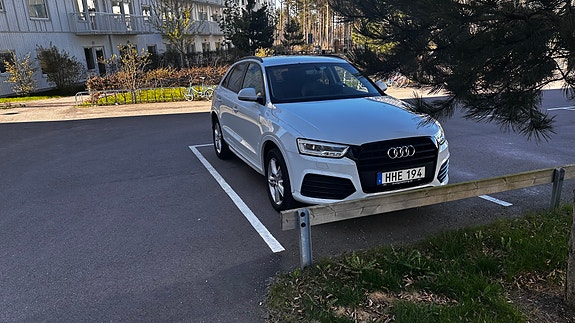 Audi Q3 3 of 5