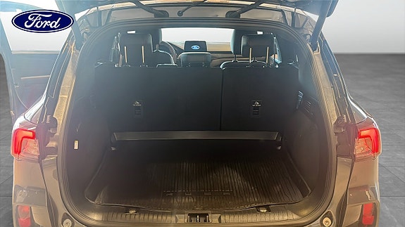 Ford Kuga 10 of 12