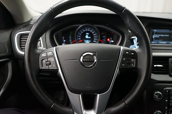 Volvo V40 8 of 18
