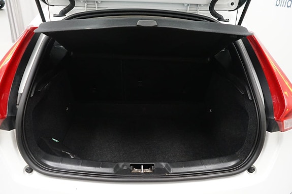 Volvo V40 17 of 18