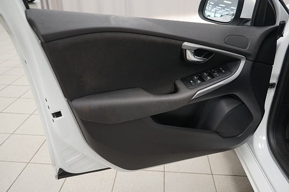 Volvo V40 5 of 5