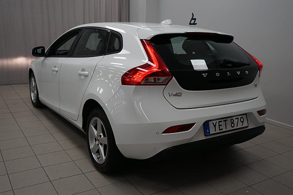Volvo V40 3 of 5
