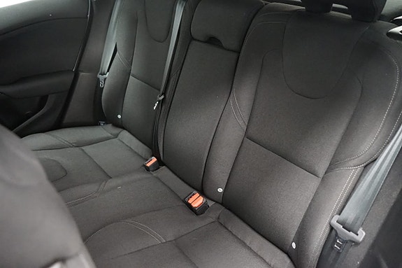 Volvo V40 16 of 18