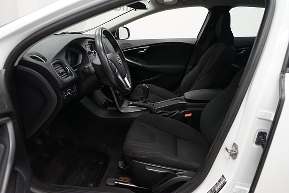 Volvo V40 6 of 18