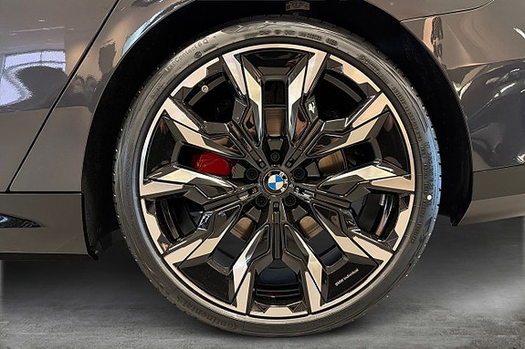 BMW 530e 15 of 18