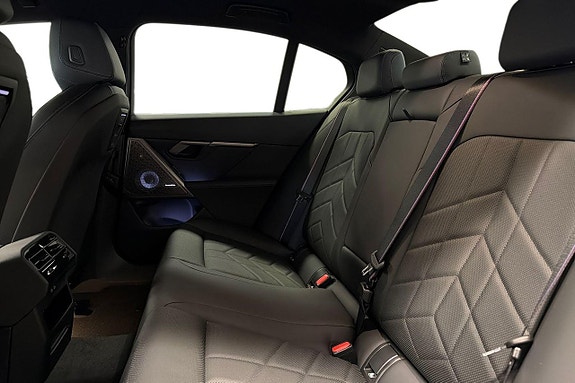 BMW 530e 11 of 18