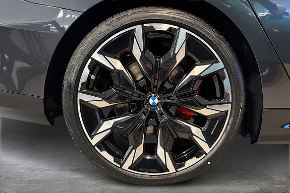 BMW 530e 17 of 20