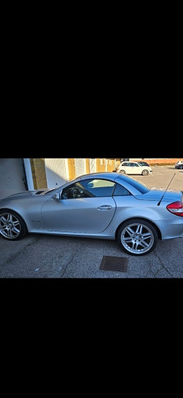 Mercedes-Benz SLK200 4 of 4
