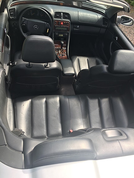 Mercedes-Benz CLK320 5 of 5