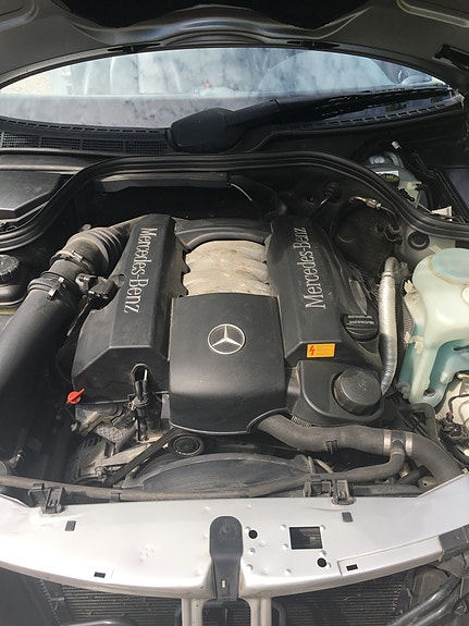 Mercedes-Benz CLK320 4 of 5