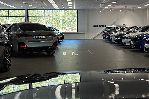 BMW i4 16 of 20