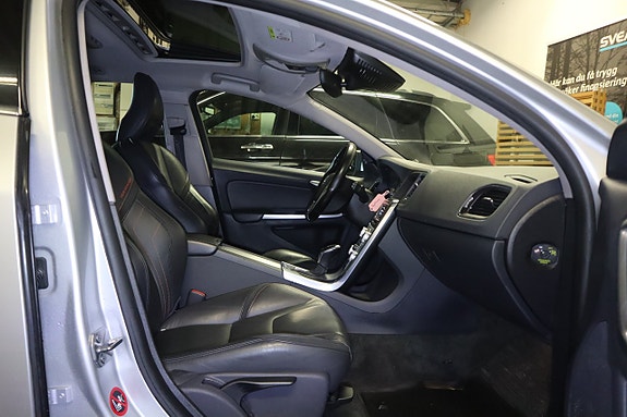 Volvo V60 19 of 24