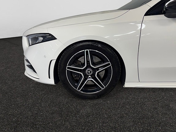 Mercedes-Benz A250 4 of 5