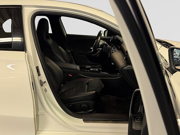 Mercedes-Benz A250 22 of 24