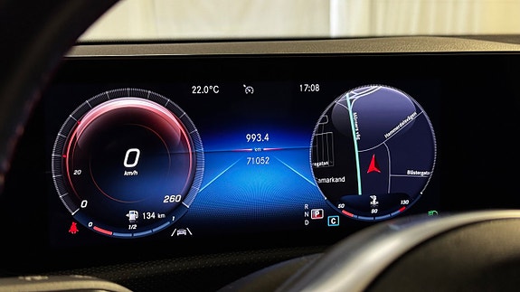Mercedes-Benz A250 16 of 24