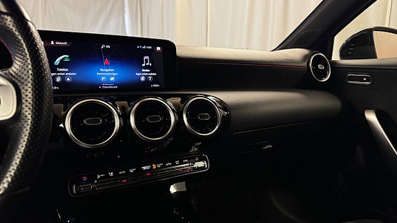 Mercedes-Benz A250 17 of 24