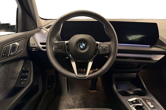 BMW 120 9 of 18